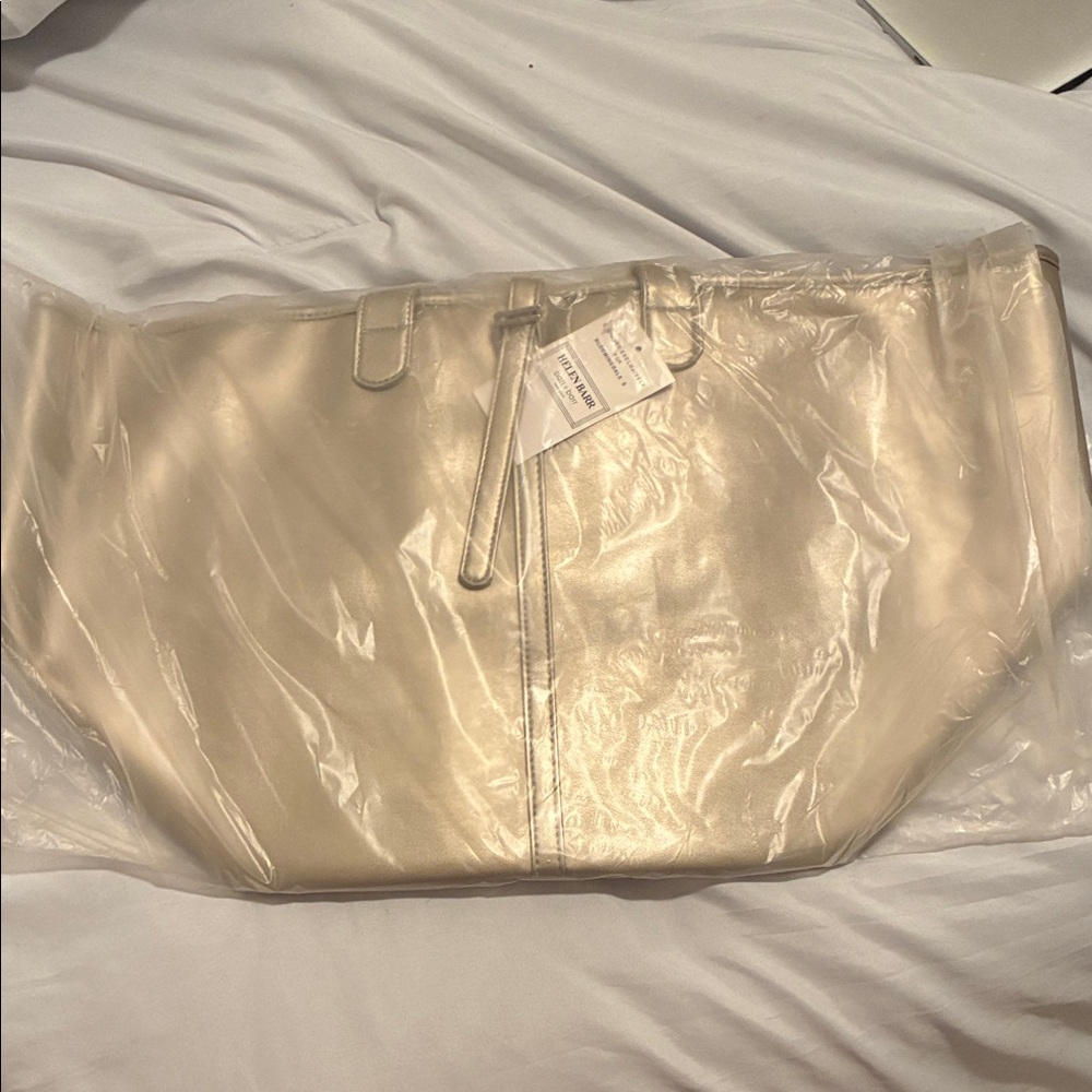 NWT Bloomingdale’s barr + barr - metallic gold large tote bag